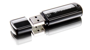ट्रँसेंड ३२ जीबी USB ३.० पेन ड्राईव्ह